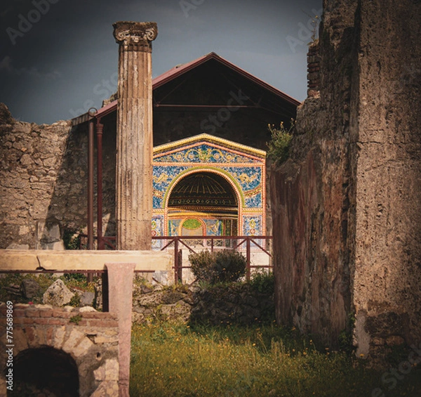 Obraz bright house in ruins