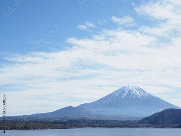Fototapeta 富士山と、印象的な雲