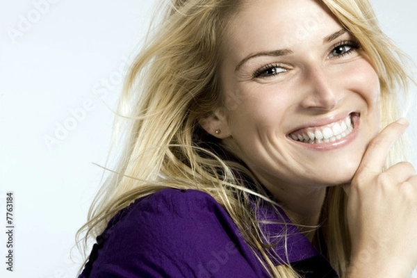 Obraz ekstremalnie uśmiechnięty