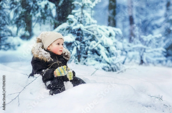 Obraz boy in the winter forest
