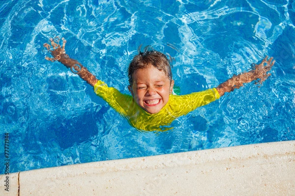 Obraz Chłopiec w basenie