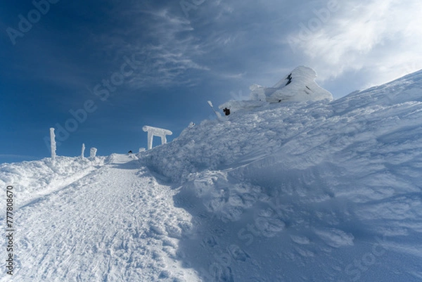 Obraz 雪に覆われた刈田岳神社