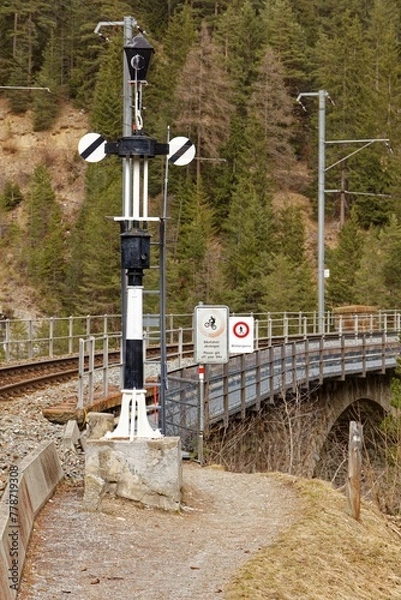 Fototapeta Warnings on Wiesen Viaduct