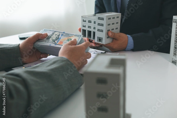 Fototapeta Investors work with real estate brokers to purchase real estate to rent to those interested in renting it out. Real estate trading and investment ideas to increase long term profits.