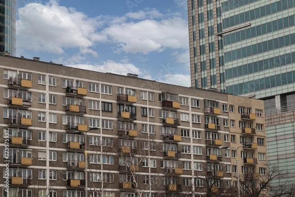 Fototapeta A block of flats from the old days in the city center. Warsaw Poland