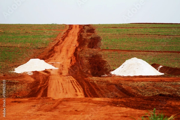 Obraz Preparando o solo fértil para o plantio