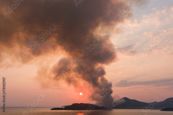 Fototapeta Fire in Budva