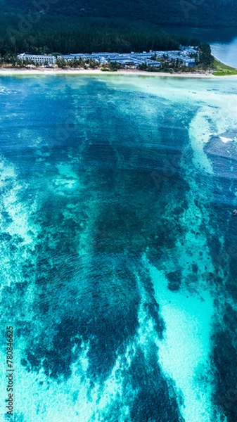 Fototapeta The natural background of nature. Underwater waterfall in Mauritius.