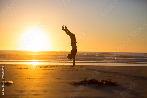 Obraz Handstand by the beach
