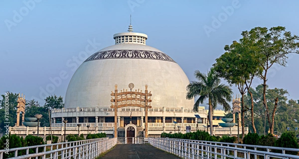 Obraz Deekshabhoomi is a sacred monument of 'Navayana' Buddhism located at Nagpur city in Maharashtra state of India