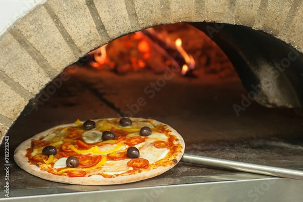 Fototapeta Pizza Cotta nel Forno a Legna