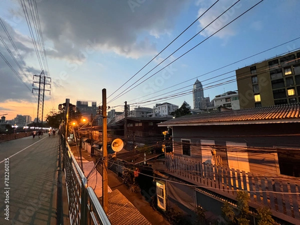 Fototapeta Path towards Lumphini park