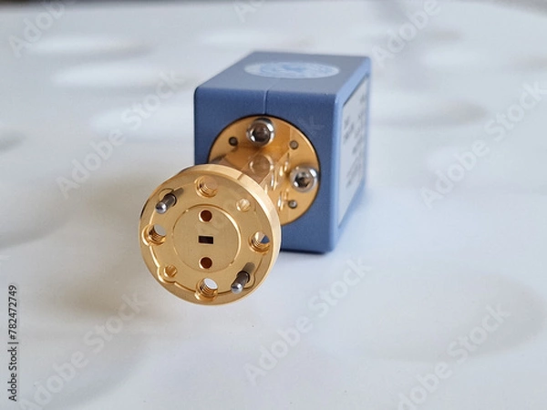 Obraz Microwave waveguide with flange connector