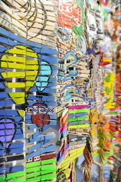 Obraz colored latches