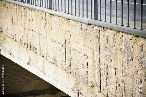 Obraz Damaged concrete caused by rusting reinforcement bars
