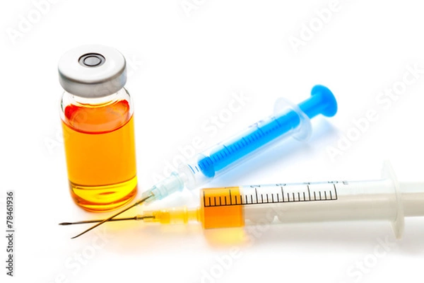 Obraz Two syringes and a vial