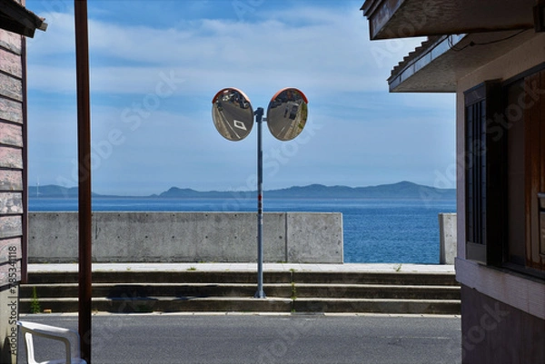 Obraz 路地裏から海岸通りへ