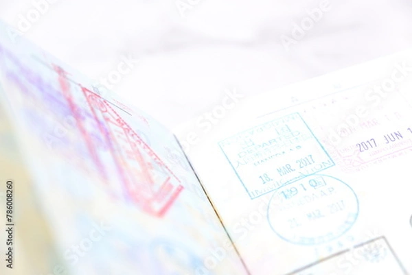 Fototapeta 日本のパスポートで、査証（ビザ）のスタンプが押されたページ
