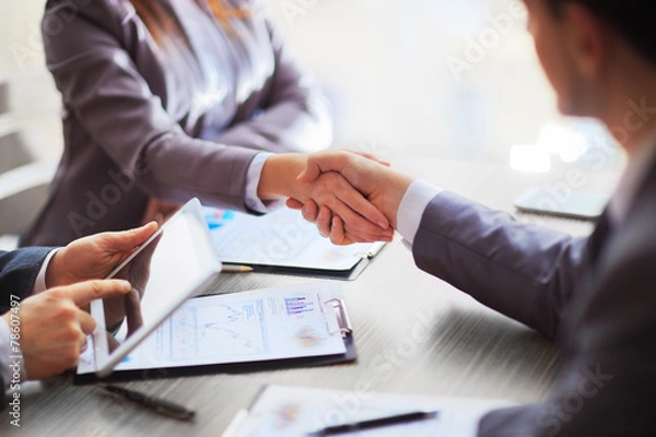 Fototapeta Business people shaking hands