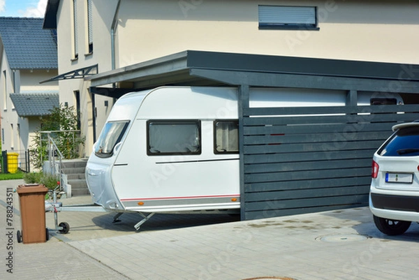 Obraz Carport aus in Holzständer-Konstruktion mit lasiertem Nadelholz 