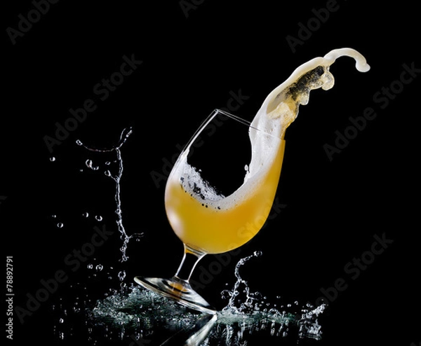 Obraz Falling glass of beer