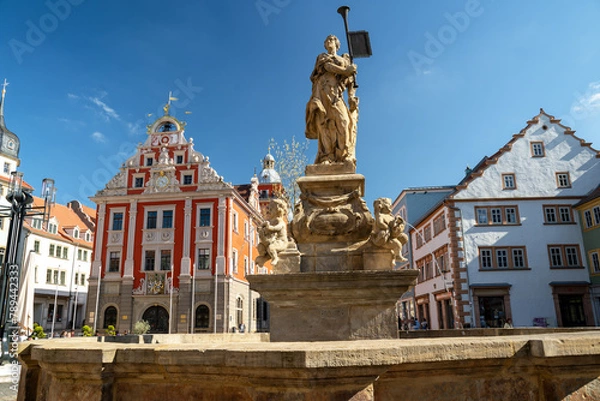 Obraz Rathaus und Schellenbrunnen auf dem Hauptmarkt in der Altstadt von Gotha