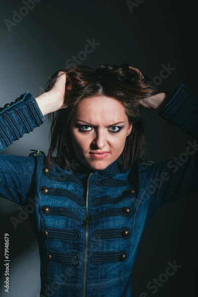 Obraz девушка  нервничает