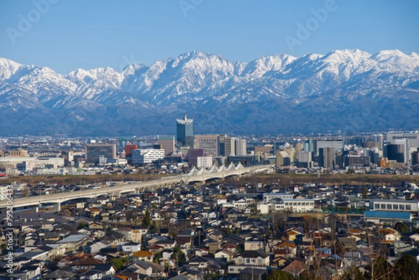 Fototapeta 呉羽山展望台から富山市街地と薬剱岳立山連峰