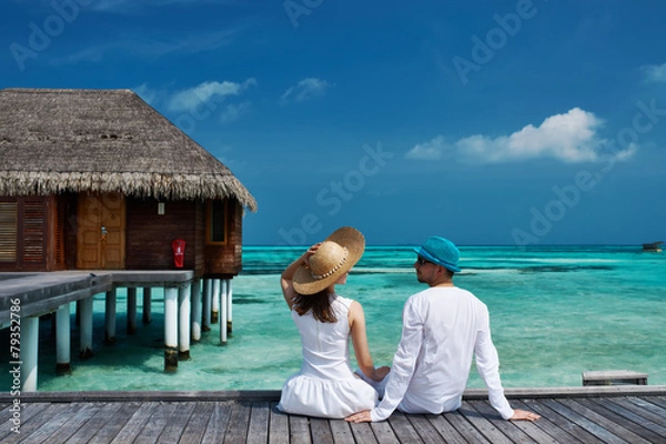 Obraz Para na molo plażowym w Maledives