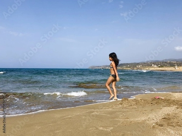 Obraz Fille debout devant la mer