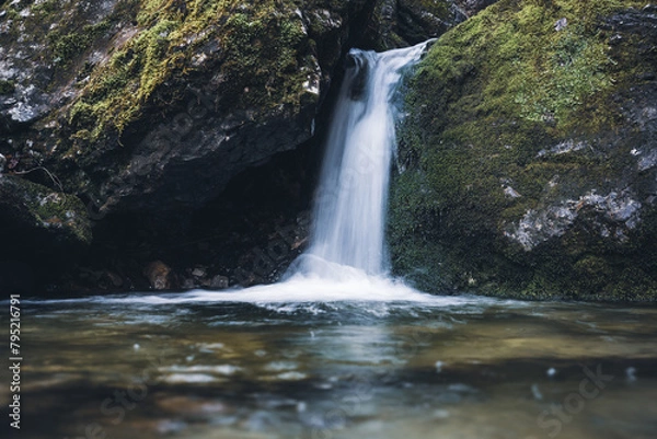 Obraz Wasserfall in Klamm