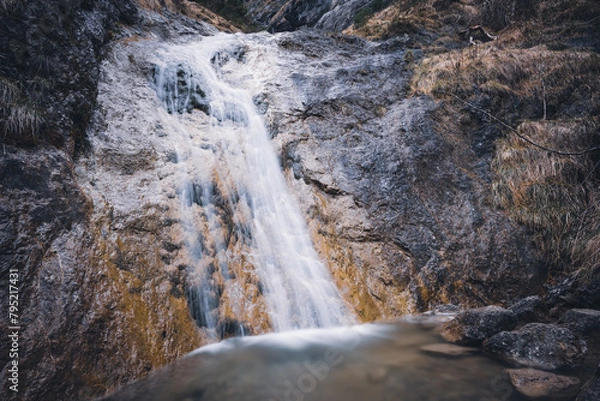 Obraz Wasserfall vor Felsen
