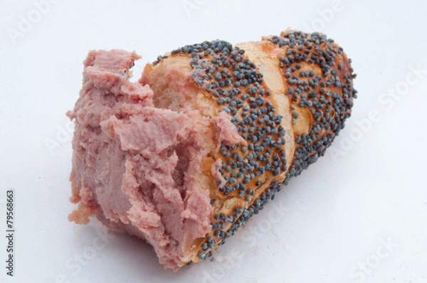 Obraz Knusprige Mohnstange mit delikates Leberwurst