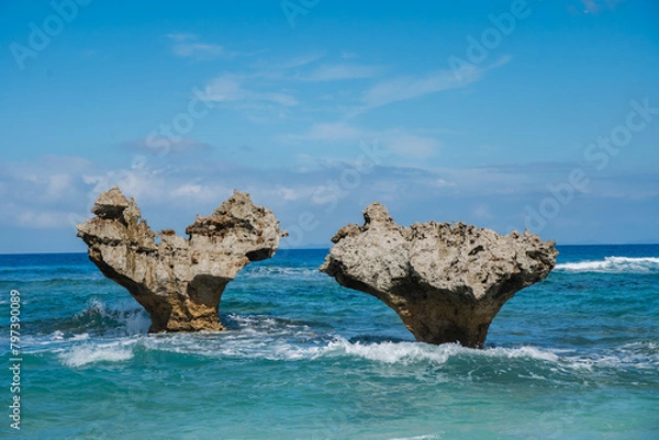 Fototapeta 古宇利島にあるハートロック