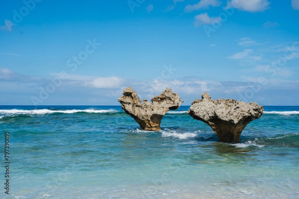 Fototapeta 古宇利島にあるハートロック