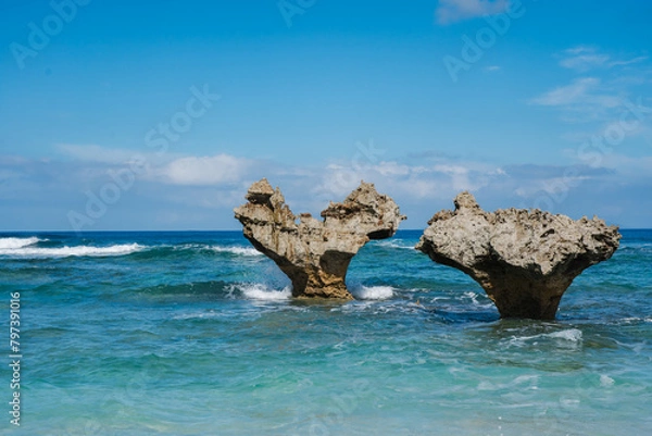 Fototapeta 古宇利島にあるハートロック