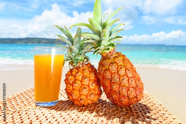 Fototapeta 南国の美しいビーチとフルーツ