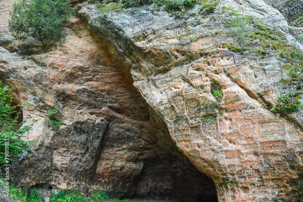 Obraz cave with inscriptions