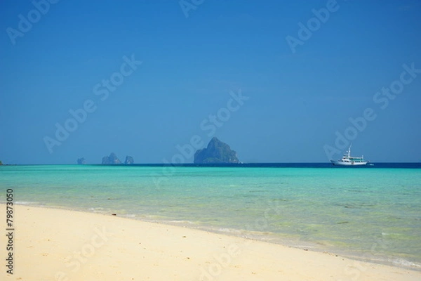 Obraz White Sand Beach on Paradise Island