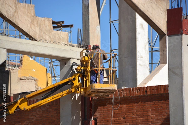 Obraz trabajando sobre una grua