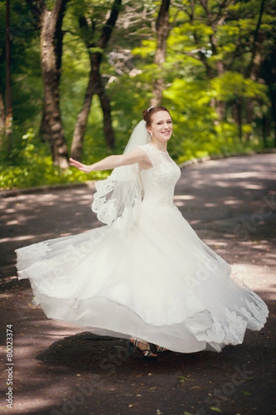 Fototapeta bride dancing