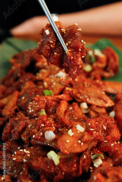 Obraz 젓가락으로 집은 양념 족발