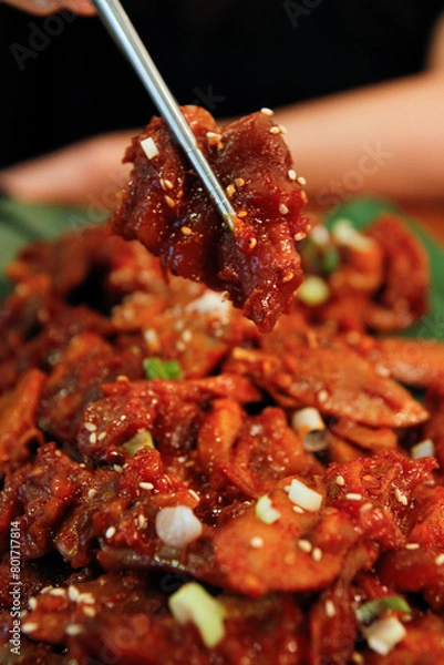 Obraz 젓가락으로 집은 양념 족발