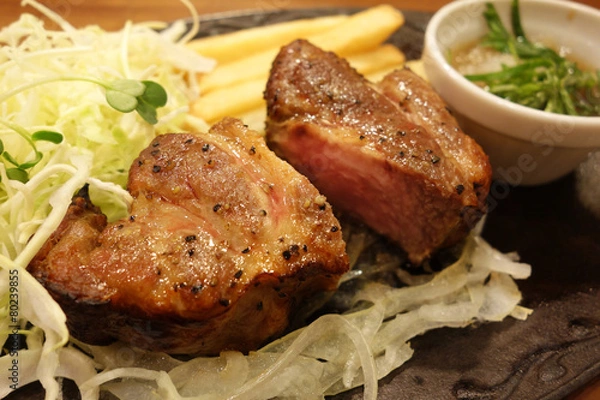 Fototapeta 三元豚厚切り肩ロースのオーブン焼き