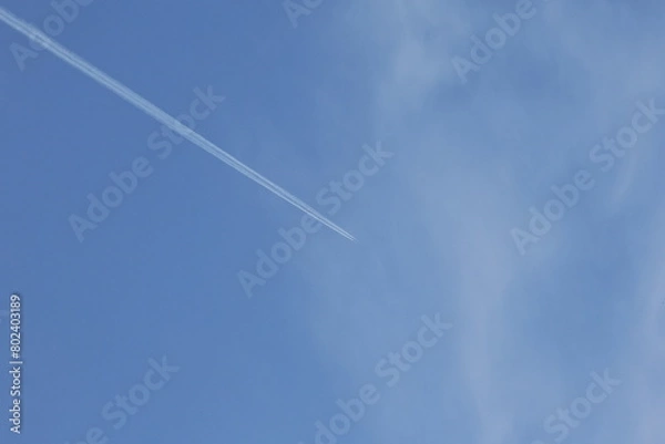Fototapeta 青空と飛行機雲と白雲