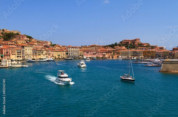 Obraz navigating in the harbor