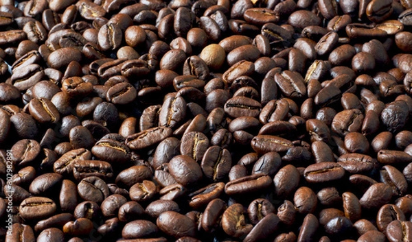 Fototapeta roasted coffee bean background, top view