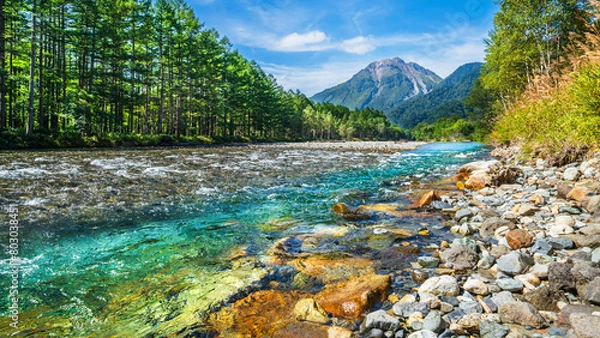 Fototapeta 新緑が美しい夏の上高地　梓川と焼岳【長野県・松本市】　
Kamikochi in summer with beautiful fresh greenery. Azusa River and Mt.Yakedake - Nagano, Japan