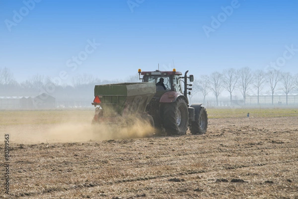 Obraz working at the field