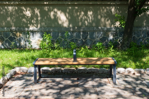 Obraz 木陰に隠れた真夏のベンチ